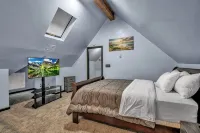 Family-Friendly 6-bedroom house in Charming Buffalo with WiFi, AC