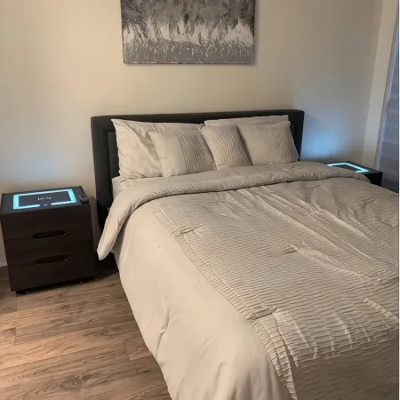 Chic Downtown Mississauga Condo | 5 Min Walk to Square One! Отели рядом с достопримечательностью «Шеридан»