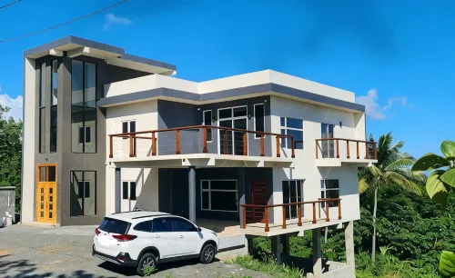 Luxury villa with sky pool and scenic ocean views, 10 mins from airport - พร้อมWifi
