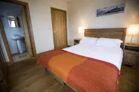 Luxury Seaside Cottage, Stunning Ocean Views, Waterville, Ring of Kerry