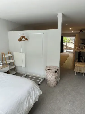 Studio Apartment 100 meters from lake and walking track