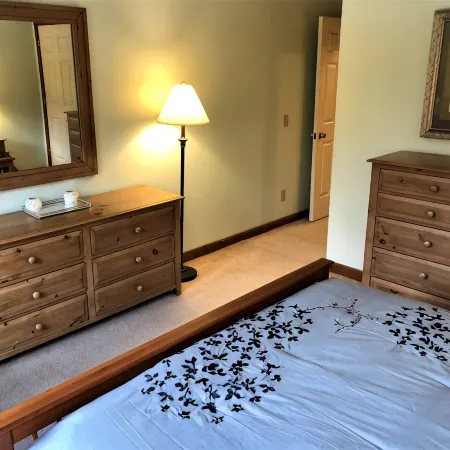 Mount Snow Timber Creek Townhouse with Pool and Ski Shuttle