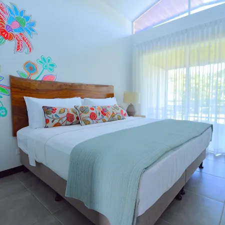 Modern Pura Vida Luxury - One finest homes, private pool. Upscale gated safe