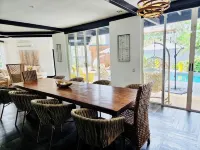 Artistically designed villa in the heart of Tamarindo, private pool, beach close