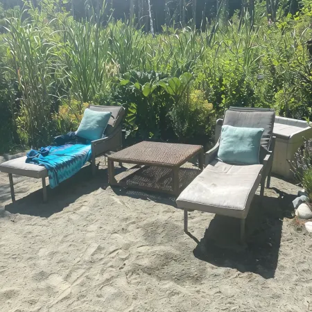 Hidden Pond Large Two Bedroom, Pet Friendly, with Hot Tub and Private Beach