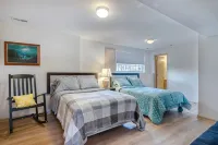 Spacious duplex home in St. Joseph, MO - Pools