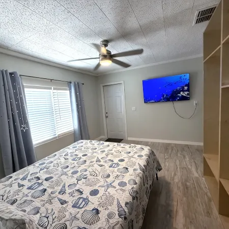 Madeira Beach1 Waterfront & 2-3 minutes' Walk to the Beach
