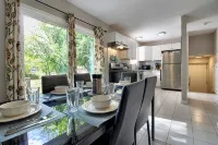 "Broken Arrow 3-Bedroom Retreat – Cozy, Family-Friendly with WiFi & AC - Homestays
