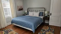 Lucky 13 Retreat – Cozy 2BR Getaway Near Downtown Greenville! - Homestays