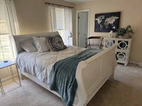 Large Open Suite nestled among the Trees - Boutique