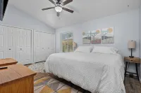 Inviting 2Br Half-Plex-Equipped Kitchen & Garage - Wifi
