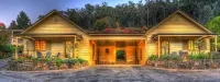 Chestnut Tree Holiday Units - Hot Tub