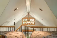 Waterfront Luxury Tiny Home w/ private dock on Deer Lake - 3-stjärniga