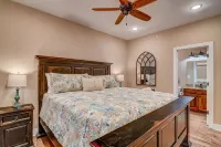 Large Family Alert!-Sleeps 12 • Lake Views • Pools & Splash Pads • Next to Sdc