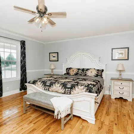Red River Ranch Retreat- HOT TUB, Views, Pond- Near RRG