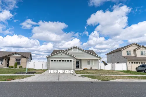 3 King Beds • Luxury Quiet Stay • Modern & Clean Near Spokane Airport & Casino - 4-Star