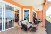 Beachfront Luxury Home- Watch the Waves from Your Pool & 15 Steps to the Beach - ジャグジー