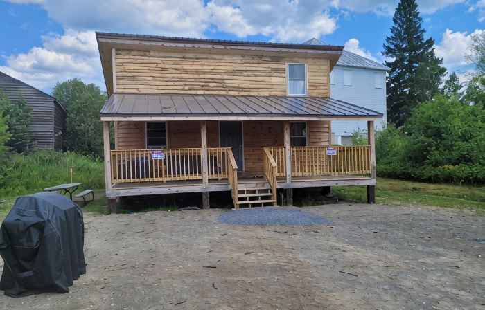 Custom Built Tiny Home/Cabin in Jackman with Direct Trail Access on Powersports