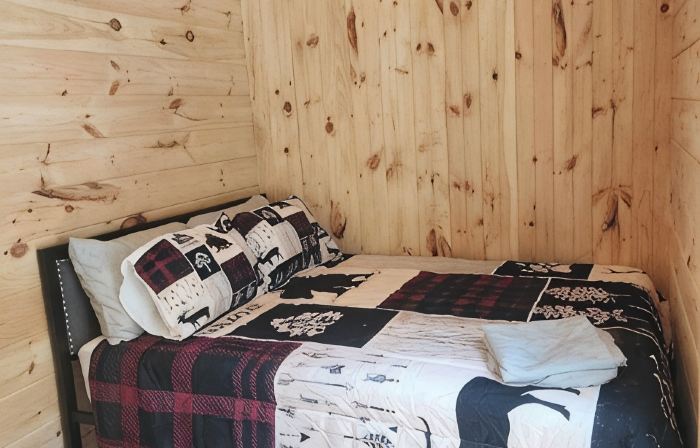 New 1 Bedroom Container Cabin with Direct Trail Access (Cabin 3)