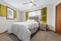 Indian Lake Waterfront Home & Boathouse - Boat Rental Available - Sleeps 16 - 3-Star