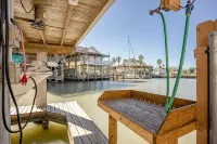 Waterfront 4-bedroom Private Single-family House/Villa - Wifi