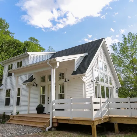 Roxbury Private 3Br w/ Fire-Pit, Sweeping Mt Views- 5 Wooded Acres. Near Skiing!