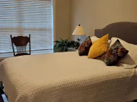 Emerald Isle,  Family vacation home, walk to beach and sound with in ground pool - Wi-Fi