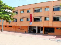 Apartahotel Los Cerezos Hotels near Benito Salas Airport