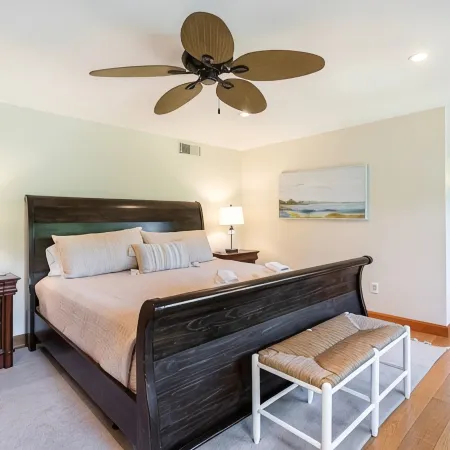 Spacious Getaway Close to Newport & Beaches