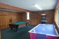 Private 2Bd 2Bath - Sleeps 5/6 Town home In Stowe VT - 15min From The Mountain - 2-Star