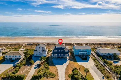 Oceanfront stunner in Emerald Isle - 2-Sterne