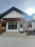 “The Magnolia Inn” A comfortable, clean, & cozy stay - 3-Star