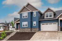 Beautiful Custom Home Centrally Located Near The University of Oregon - Bungalows