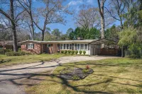 Spacious 3-bed/3-bath home close to Bruce's Field! - 4-Star