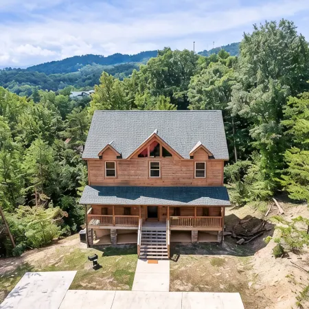 Breathtaking Cabin in Perfect Location W A Private Pool and Coutnless Amenities!