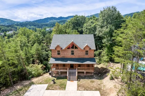 Breathtaking Cabin in Perfect Location W A Private Pool and Coutnless Amenities! - สระว่ายน้ำส่วนตัว