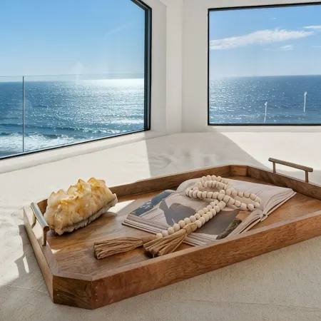 Oceanfront 3Bd Penthouse. Pool Spa Pickleball and a Short Walk to All!