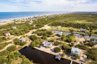 New CANAL front home a few rows back from the OCEAN! Beach passes provided! - 4-Star