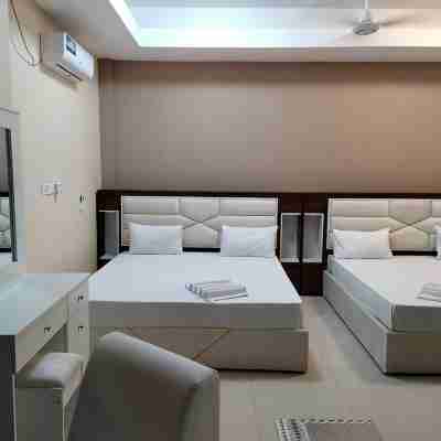 Gnaanams Hotel and Restaurant Rooms