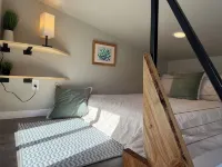 Charming Tiny House with Hot Tub and big fenced yard! Private location! - 4-Star