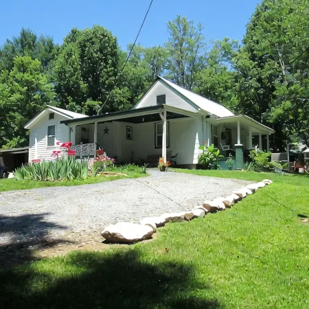 Country Farmhouse, Visit Family, Bristol Casino, Hiking, Kingsport- Fun Fest