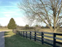 Private Country Estate: 16 miles to Keeneland, 13 to KY Horse Park! - Jacuzzi