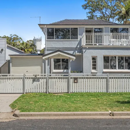 MetaWiseBnB Waterfront 3BR Coastal Escape