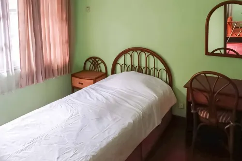 RedDoorz Plus Near Tugu Mercusuar Anyer - 3-Star