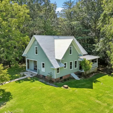 Historic charm in downtown Tryon; 18 Minutes from Tryon Intl Equestrian Center