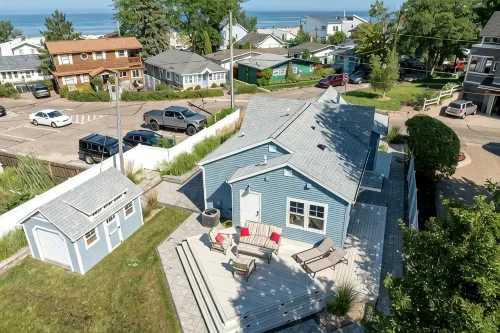 House Haven Steps From North Beach Walk to Town! - Villas