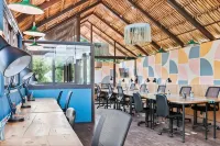 Socialtel Atitlan - parking