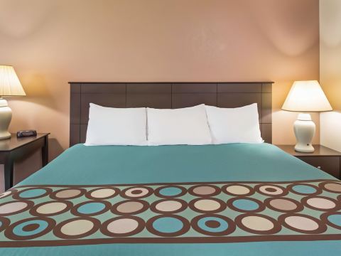 Super 8 by Wyndham Austin MN