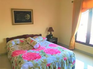 Poetri Guest House Syariah Near Kebun Raya Bogor