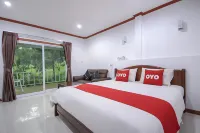 Loy Chalet Resort - Parking